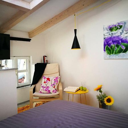 Cres Art Studio Kuning Apartment Dış mekan fotoğraf