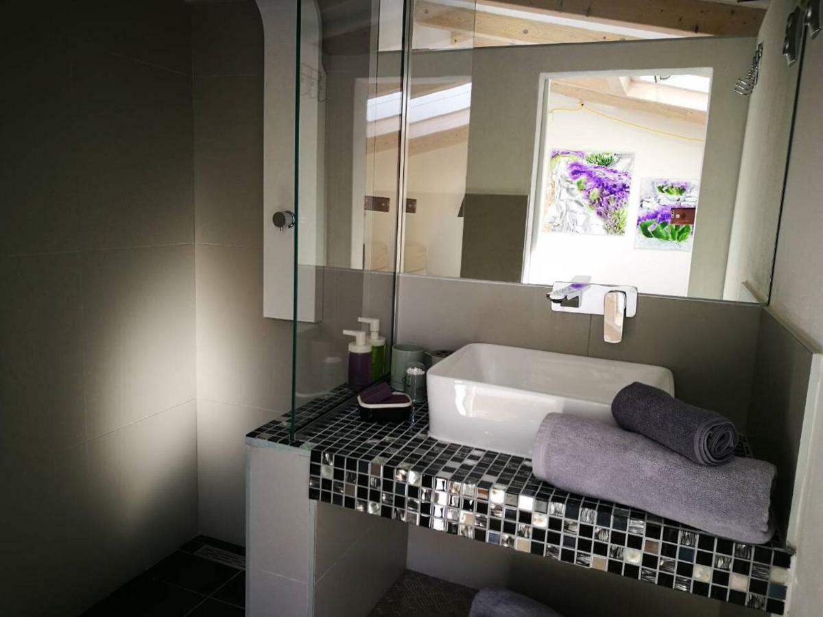 Cres Art Studio Kuning Apartment Dış mekan fotoğraf