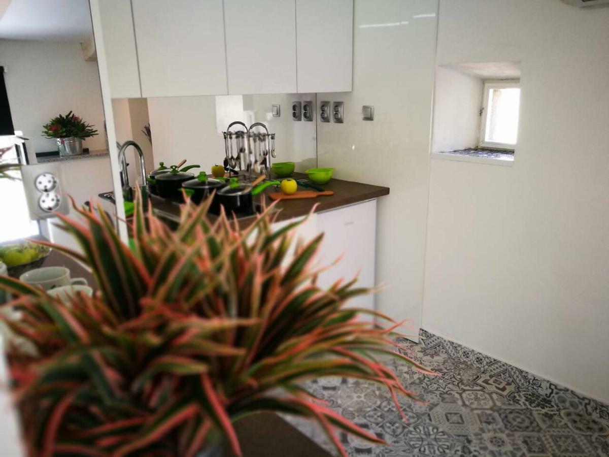 Cres Art Studio Kuning Apartment Dış mekan fotoğraf