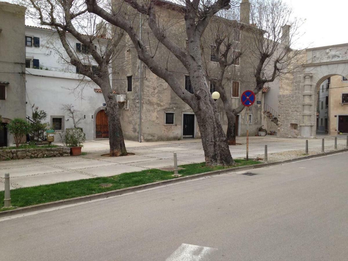 Cres Art Studio Kuning Apartment Dış mekan fotoğraf
