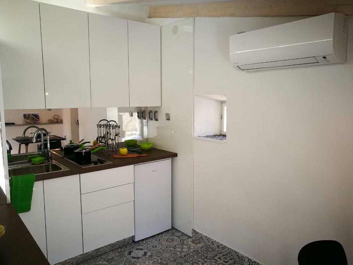 Cres Art Studio Kuning Apartment Dış mekan fotoğraf
