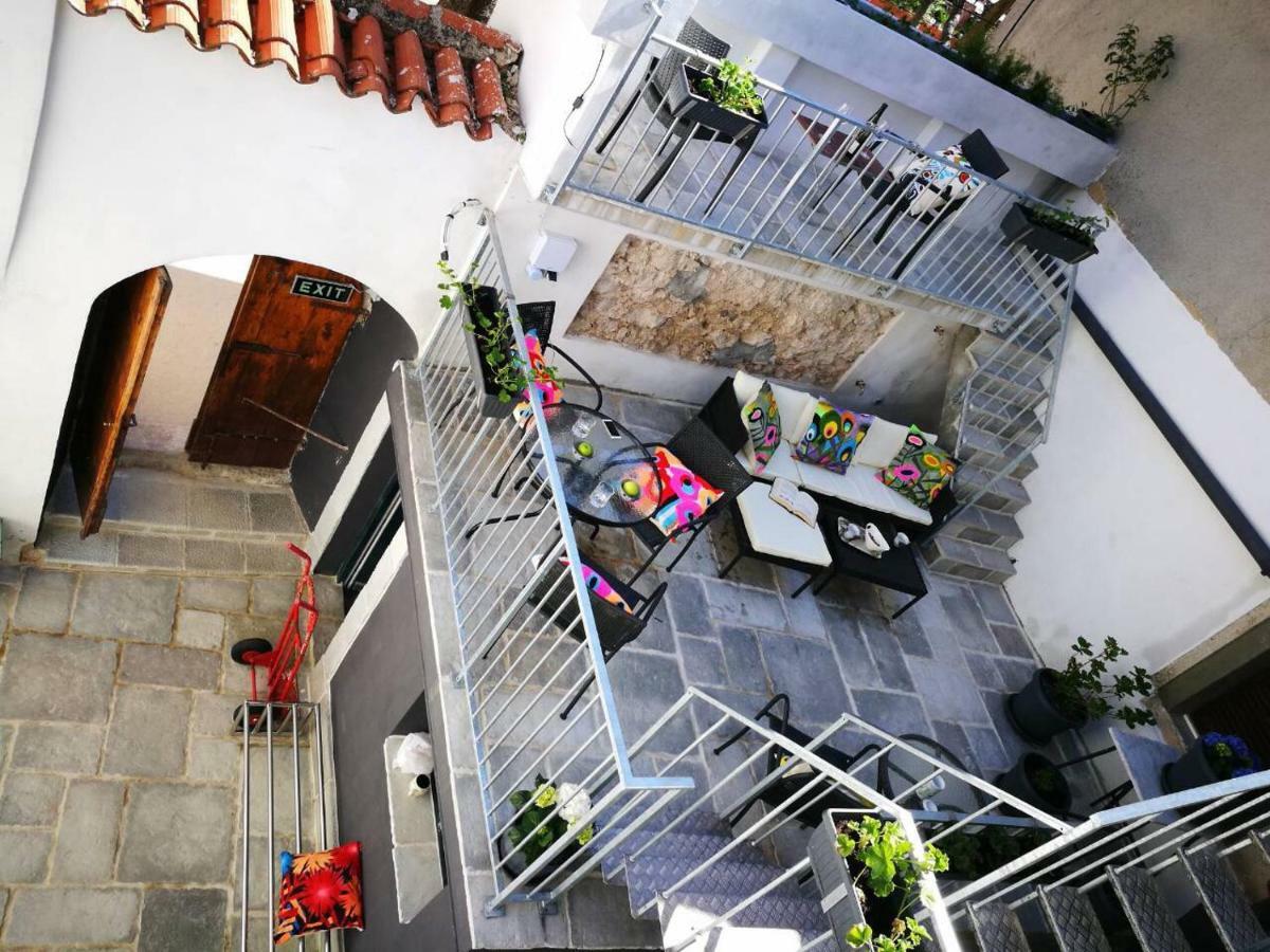 Cres Art Studio Kuning Apartment Dış mekan fotoğraf